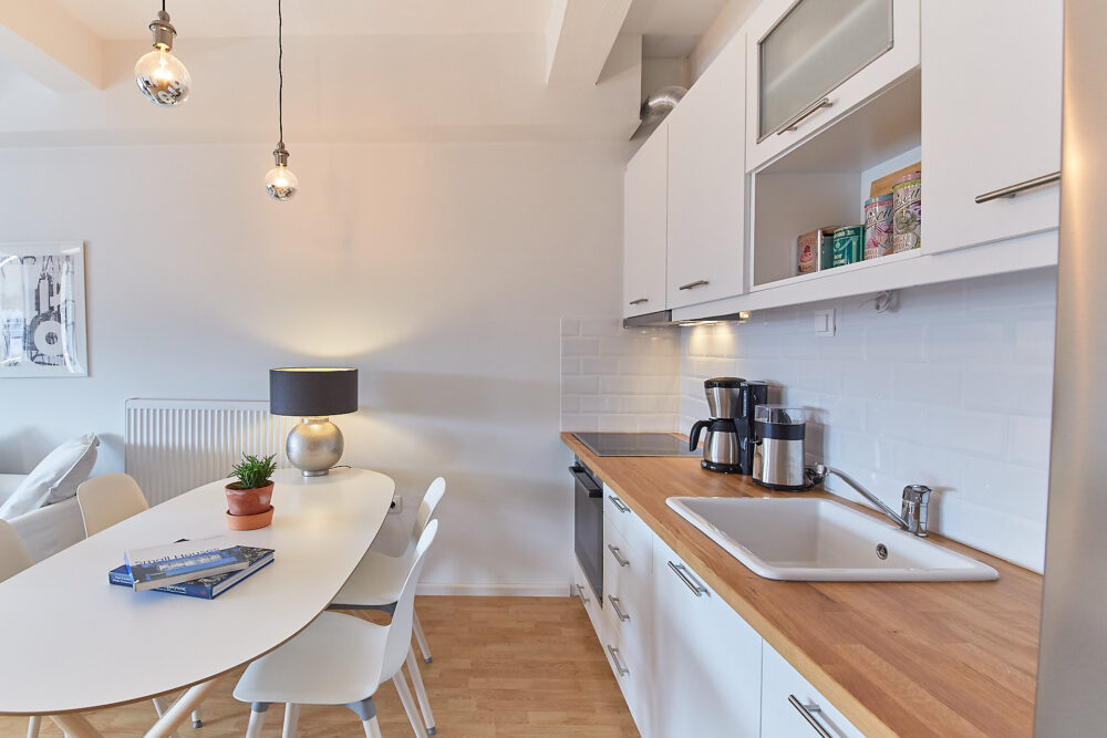 Κατασκευή air bnb στουντιο, κουζίνα με νιπτήρα πορσελάνης