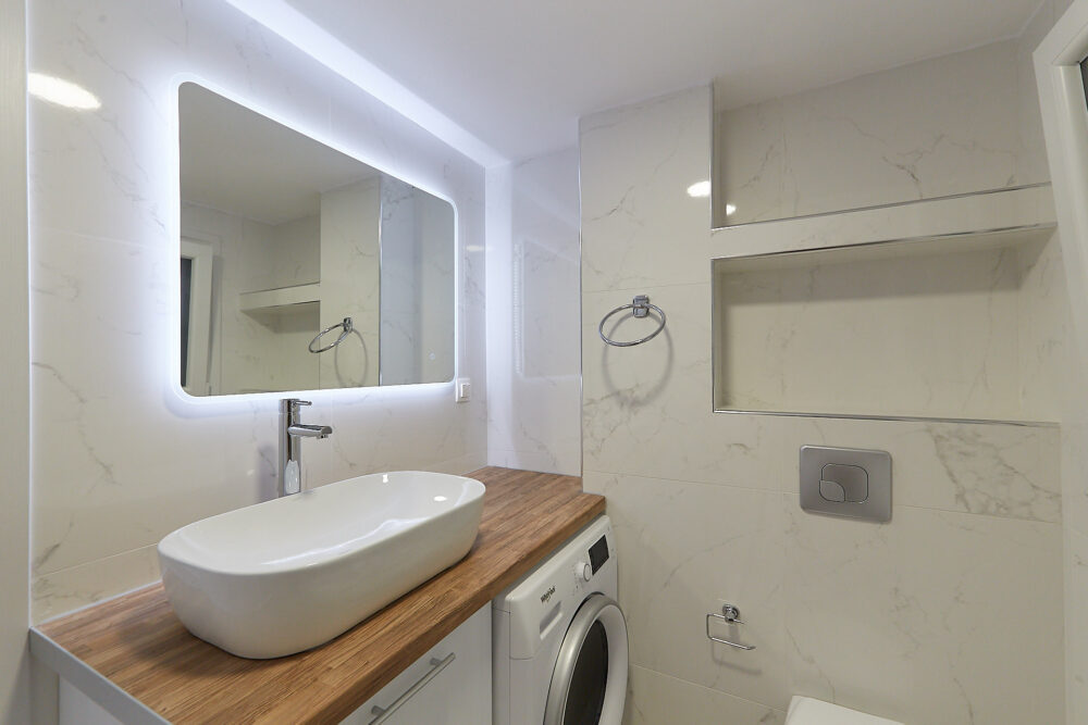 Ανακαίνιση και διαχωρισμός διαμερίσματος , επιπλο νιπτηρα μπανιου με πλυντηριο